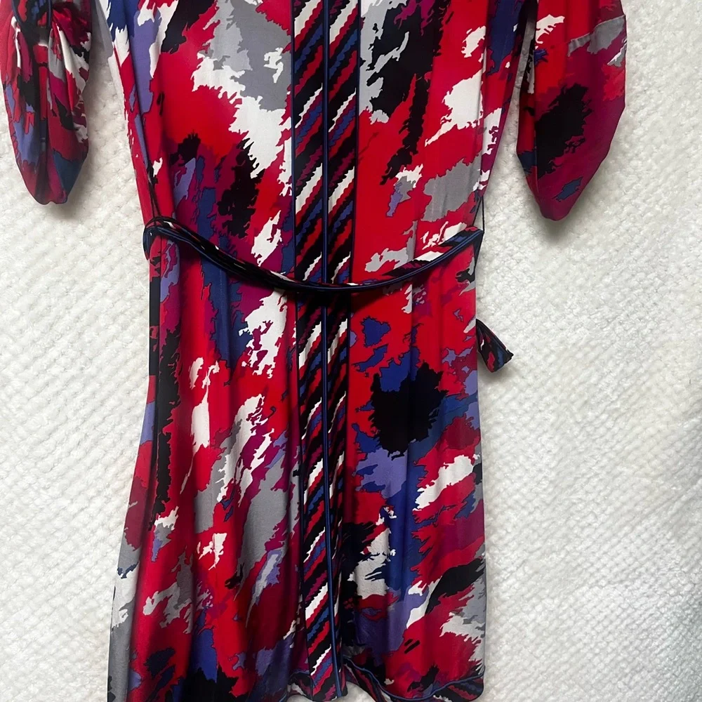 BCBGMaxAzria Brushstroke Red and Blue Dress Stretch Waist Tie V Neckline Medium - Picture 10 of 12
